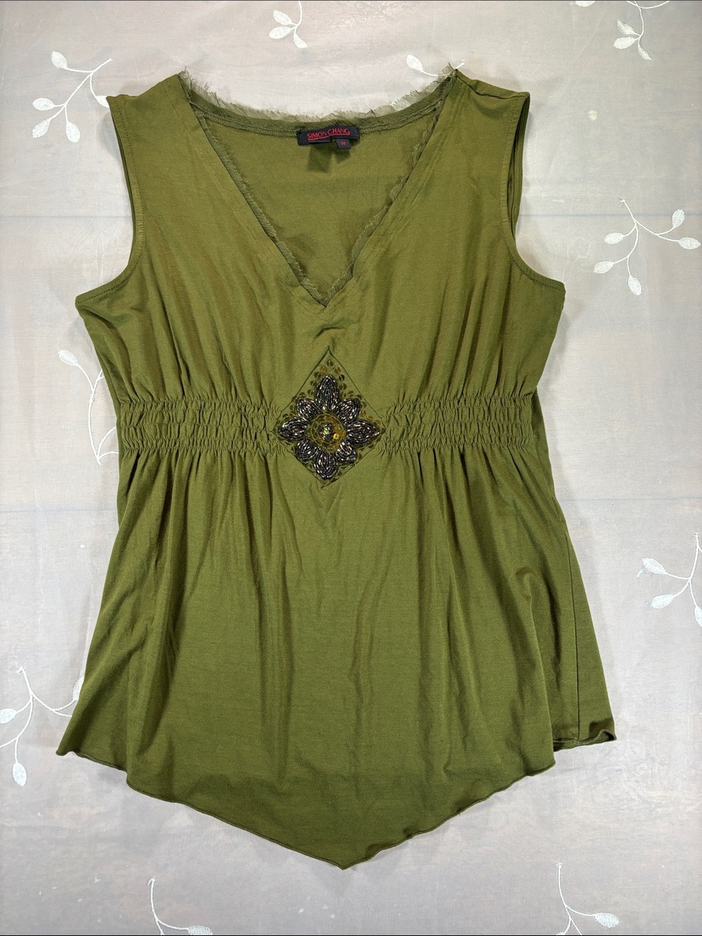 Y2K Olive Green V-Neck Sleeveless Babydoll Camisole Sz M Sequins Center Flower